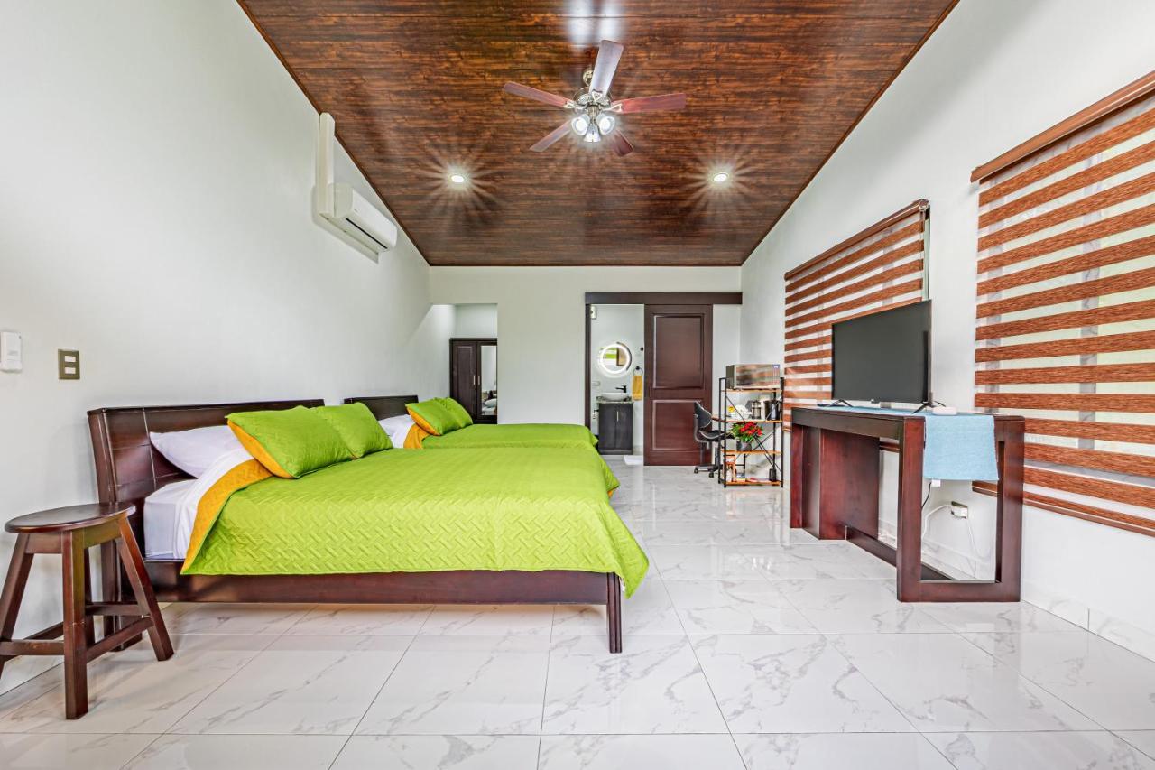Shalom Chamo Villas Увита Екстериор снимка